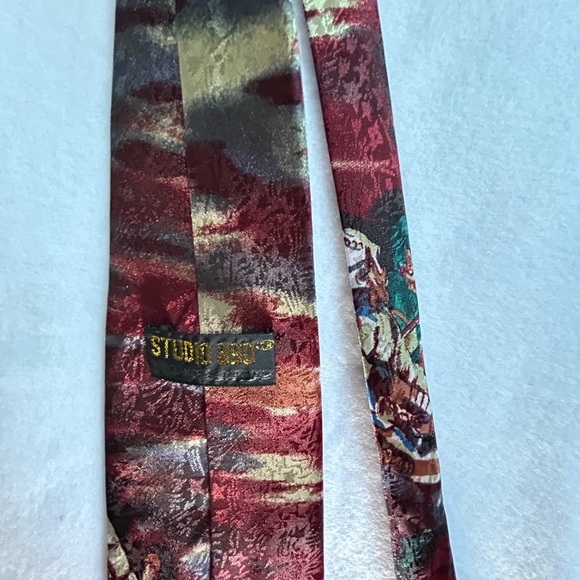 Novelty Hockey player graphic tie - Picture 3 of 5